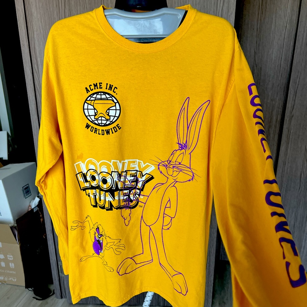 Urban Outfitters long sleeve shirt Looney Tunes